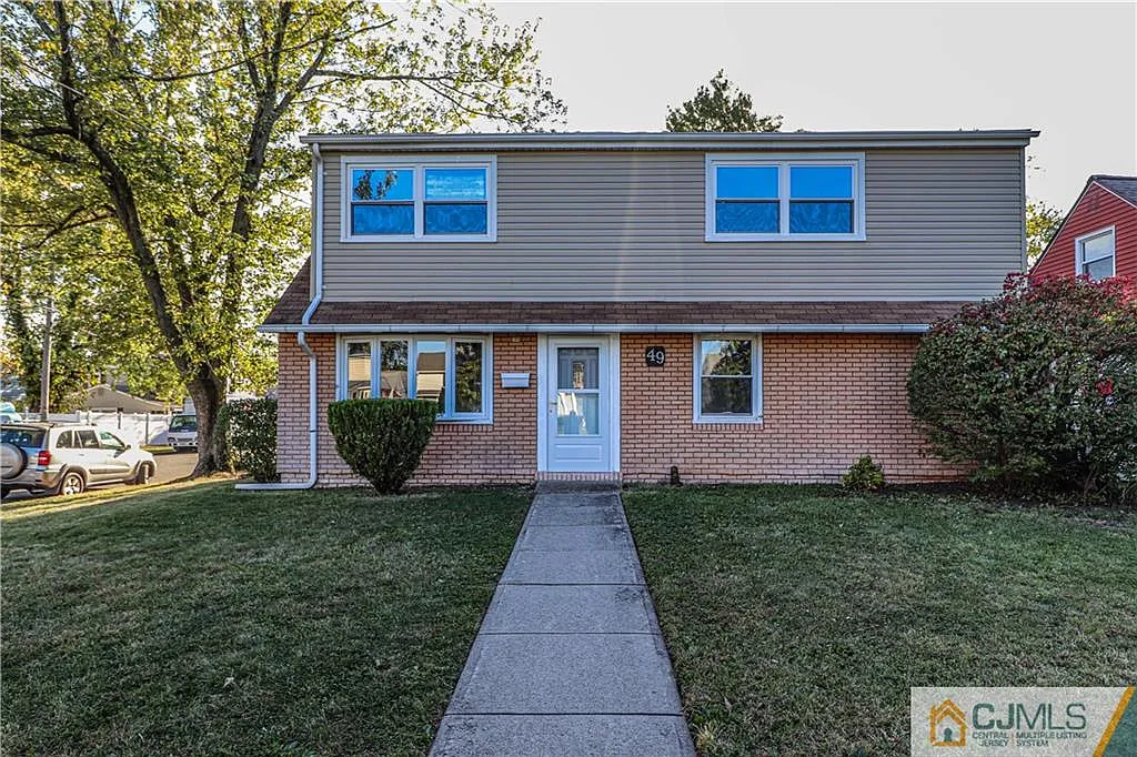 49 Grand Ave photo 1