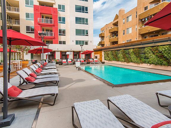 3rd image of 1234 N La Brea Ave APT 206