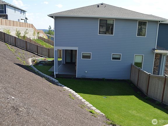 4th image of 3807 95th Avenue E