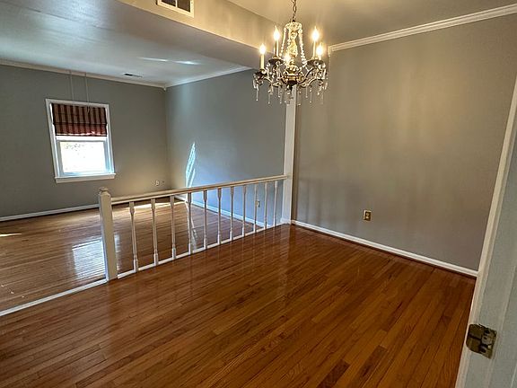 2nd image of 116 Camelot Ct