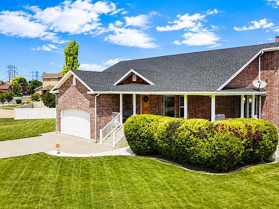 3rd image of 1133 S Bridgecreek Ln