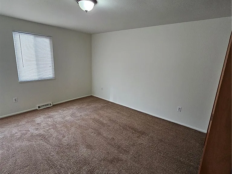 111 Sprague Rd — Photo 11