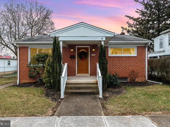 24 E Portland St, Mechanicsburg, PA 17055