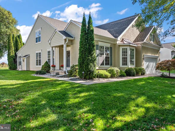 615 Martin Dr, Avondale, PA 19311