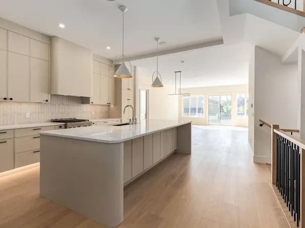 507 N 26th Ave NE, Calgary, AB T2E 1Z6