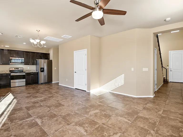 240 E Scepter Ln — Photo 23