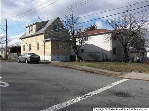 2nd image of 820 Westwood Ave