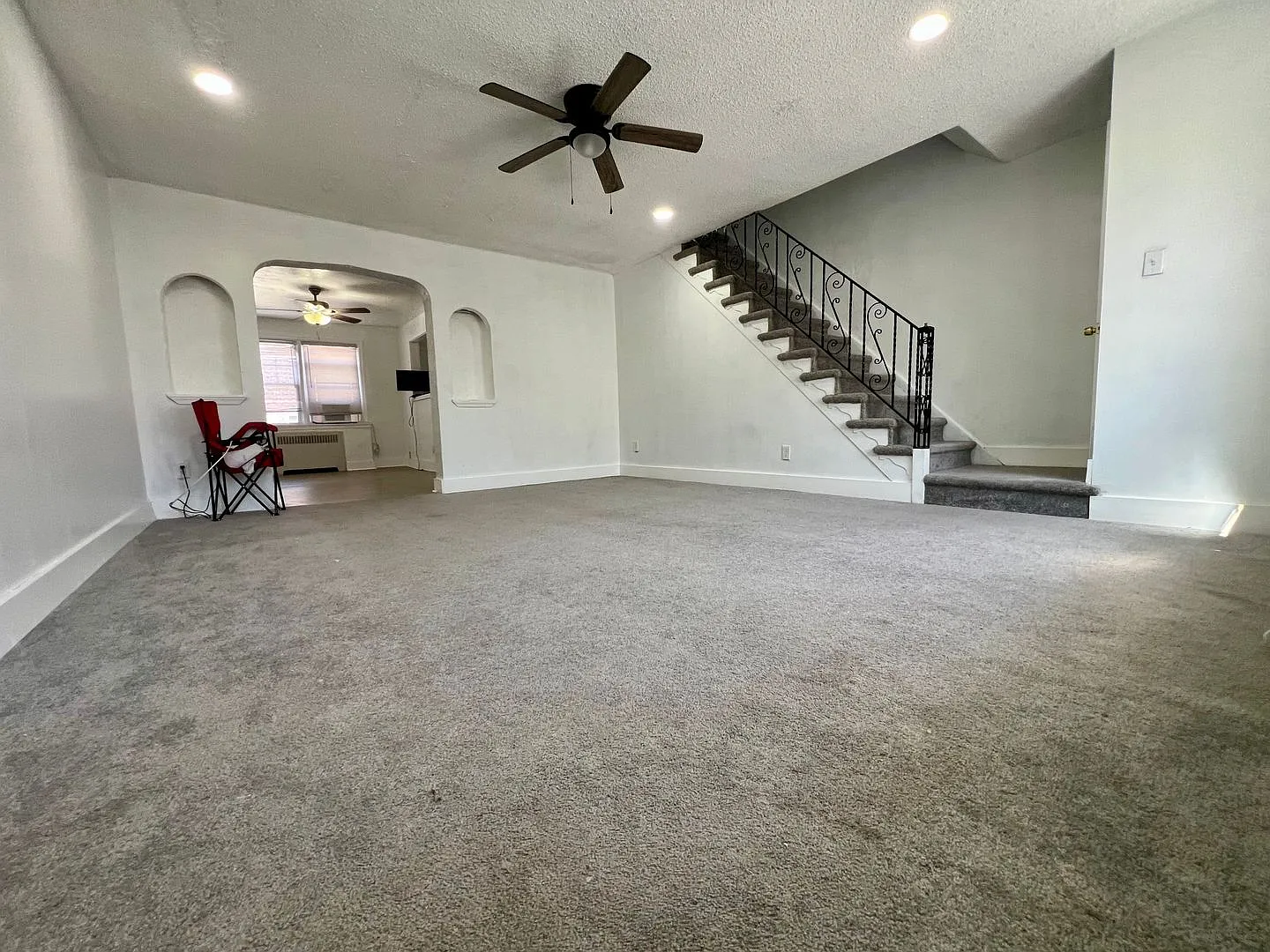 Stunning 3-Bedroom Townhome in Drexel Hill! Available NOW! — Photo 4