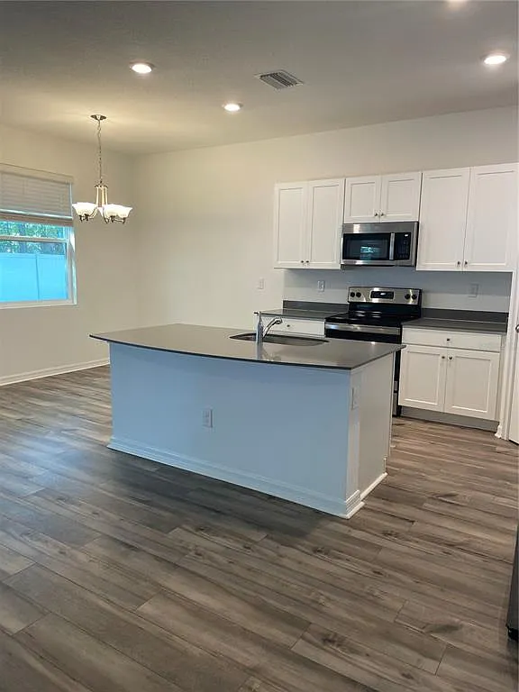 3 bed, 2.0 bath, 1545 sqft, $2,150 — Photo 2