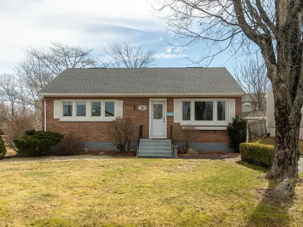20 Avon Cres, Halifax, NS B3R 2E3