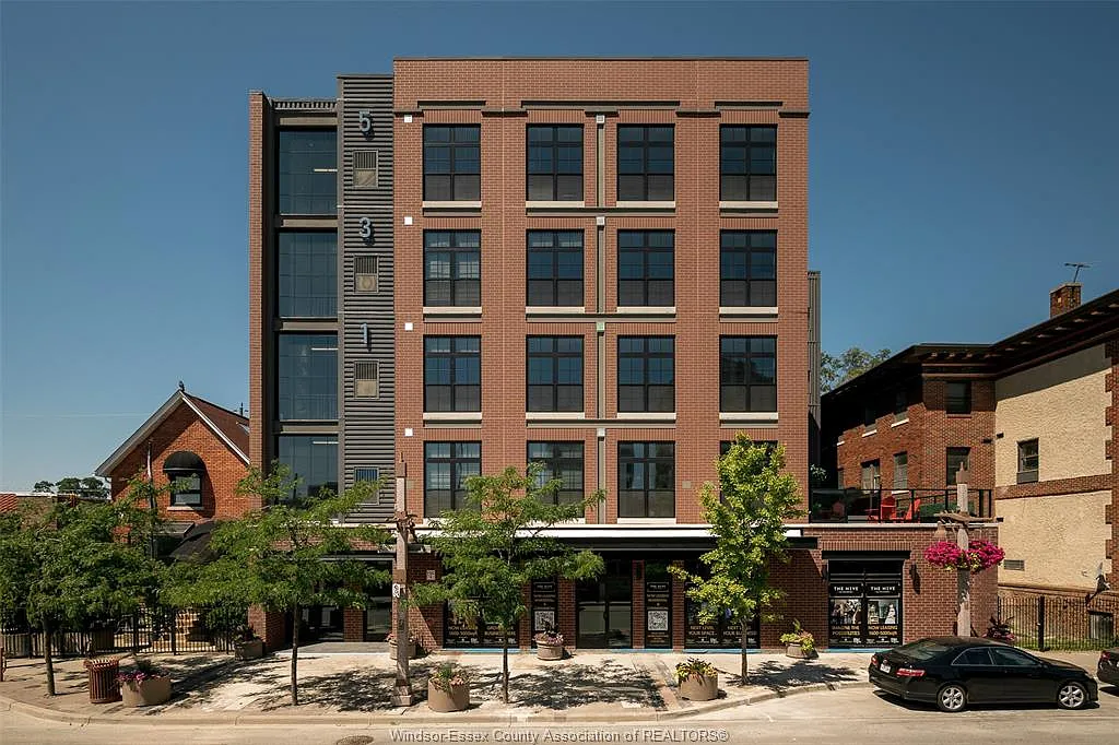 2 bed, 1.0 bath, 1142 sqft, $2,350 — Photo 1