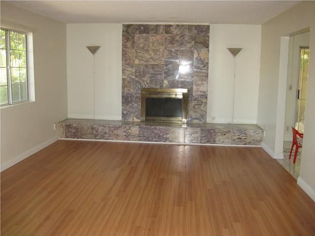 2nd image of 5001 La Madera Ave