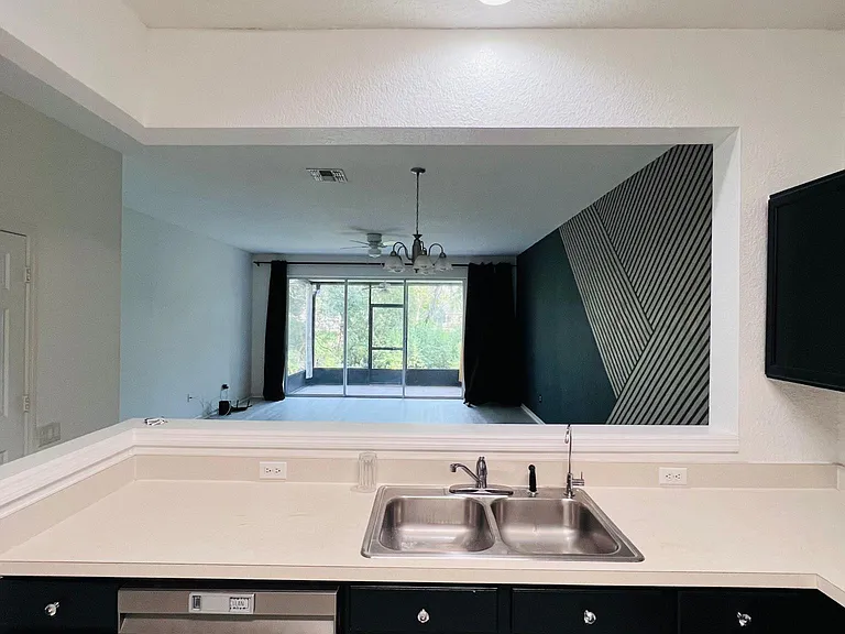 5009 Hawkstone Dr — Photo 4