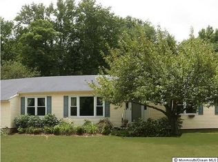 13 Kenneth Dr, Ocean, NJ 07712