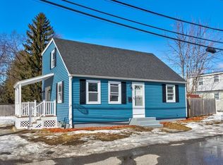 11 Dingwell St, Lowell, MA 01851
