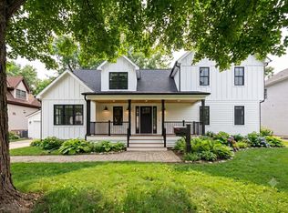 707 Glenshire Rd, Glenview, IL 60025