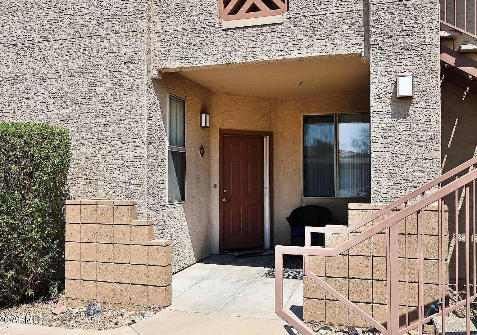 2 bed, 2.0 bath, 1056 sqft, $2,200 — Photo 2