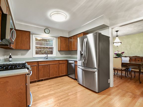 5th image of 319 Park Ln