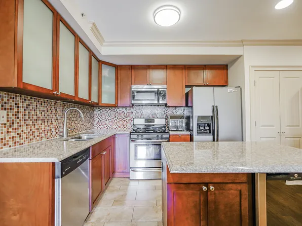 1689 East 21st Street image 18 of 32