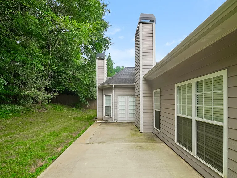 116 Freeman Forest Dr — Photo 16