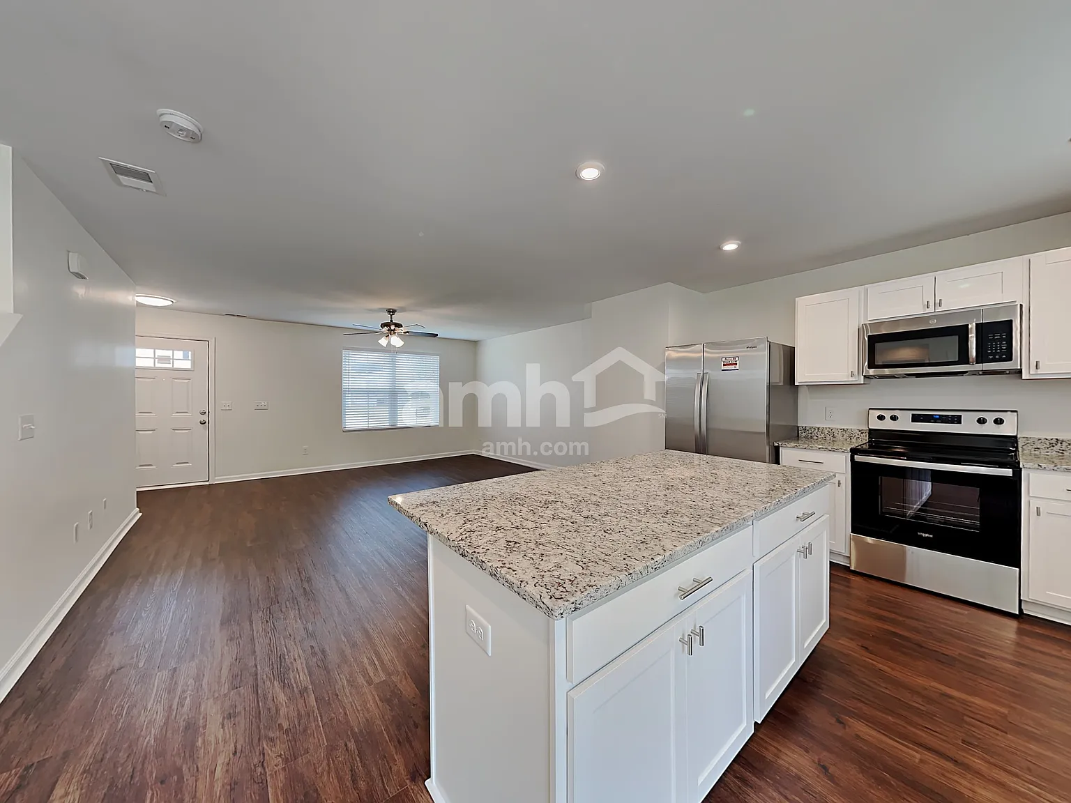 4 bed, 2.5 bath, 1800 sqft, $2,255 — Photo 4