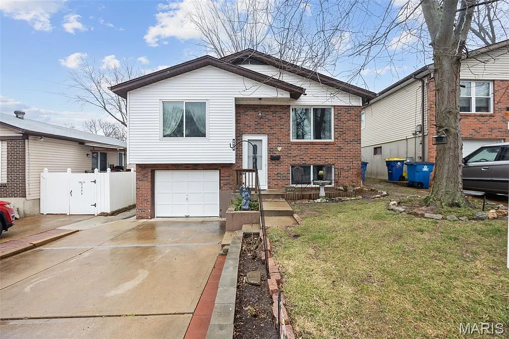 9946 Brook Ave photo 1