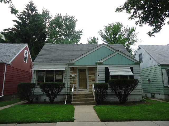 12142 Maple Ave photo 1