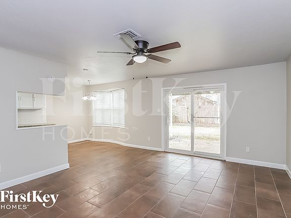 3rd image of 10819 Sagewind Dr