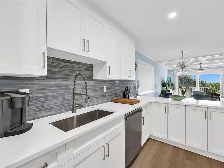 1300 Gulf Shore Blvd N #700 — Photo 5