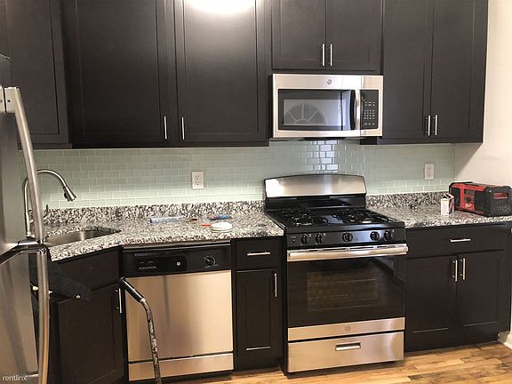 4th image of 2645 N Fairfield Ave
