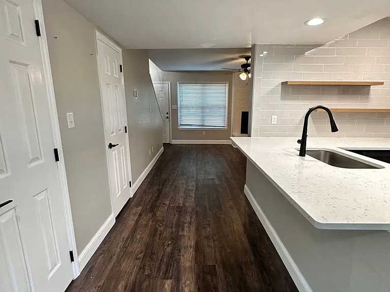 2335 Brookview Ct — Photo 11