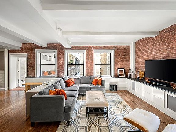 3rd image of 380 W 12th St APT 4E