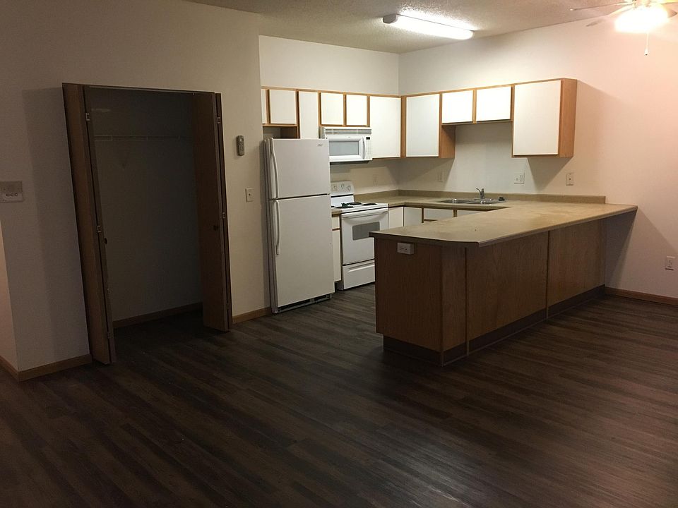 2nd image of 24 8th St N APT 105