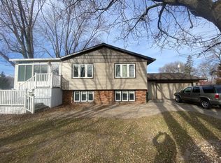 202 Devries Ave S, Hollandale, MN 56045