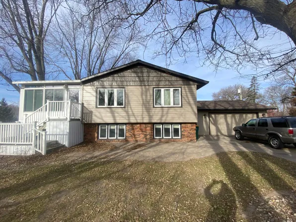 202 Devries Ave S, Hollandale, MN 56045