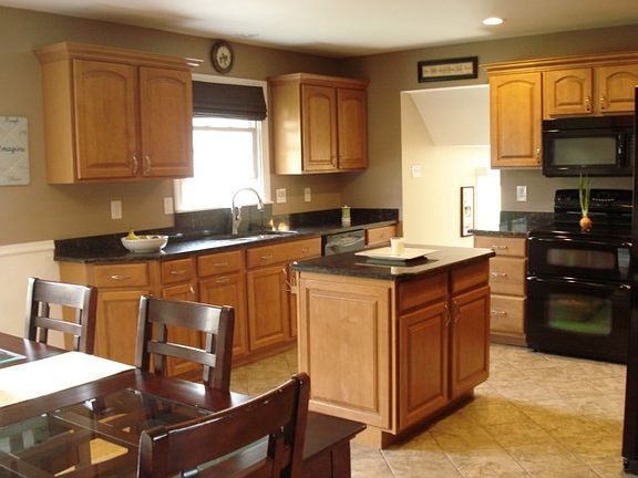 5th image of 20 Fairlawn Dr
