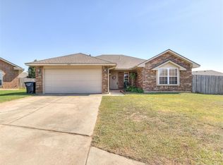 602 SW 38th Pl, Moore, OK 73160