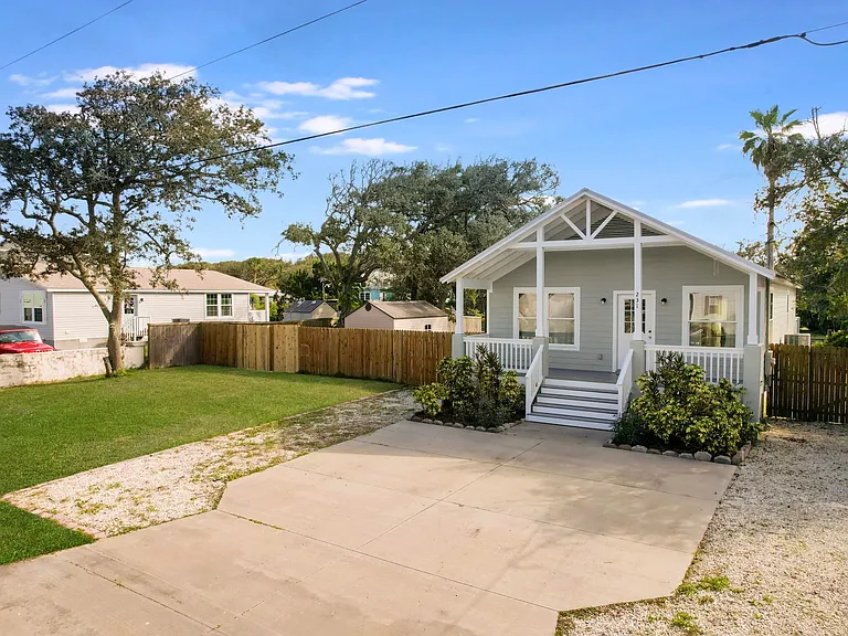 231 Majorca Rd — Photo 2