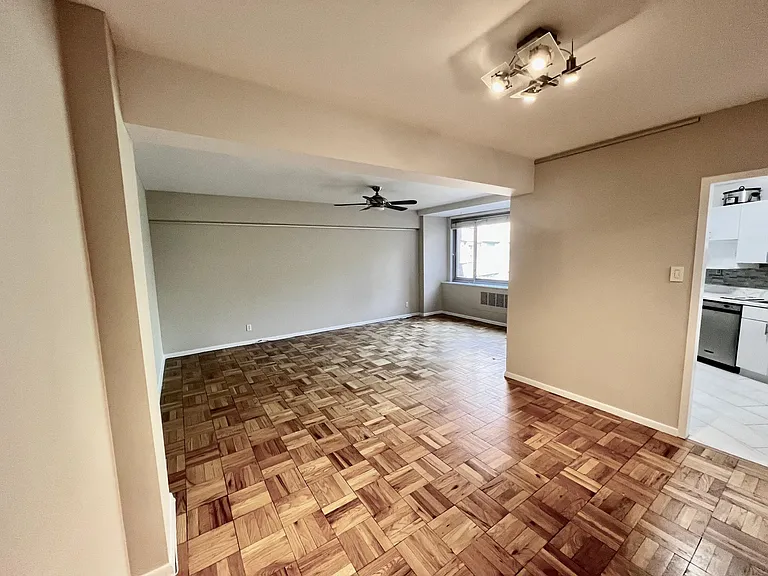 4200 Cathedral Ave NW #509 — Photo 7