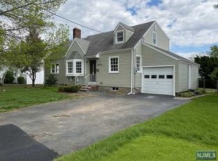 23-34 Dorchester Rd, Fair Lawn, NJ 07410