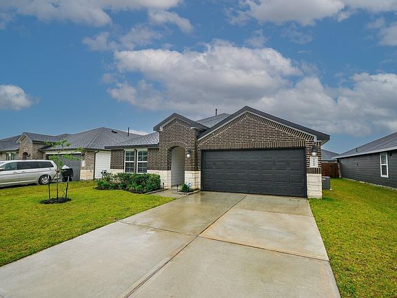 3rd image of 1110 Desert Willow Dr