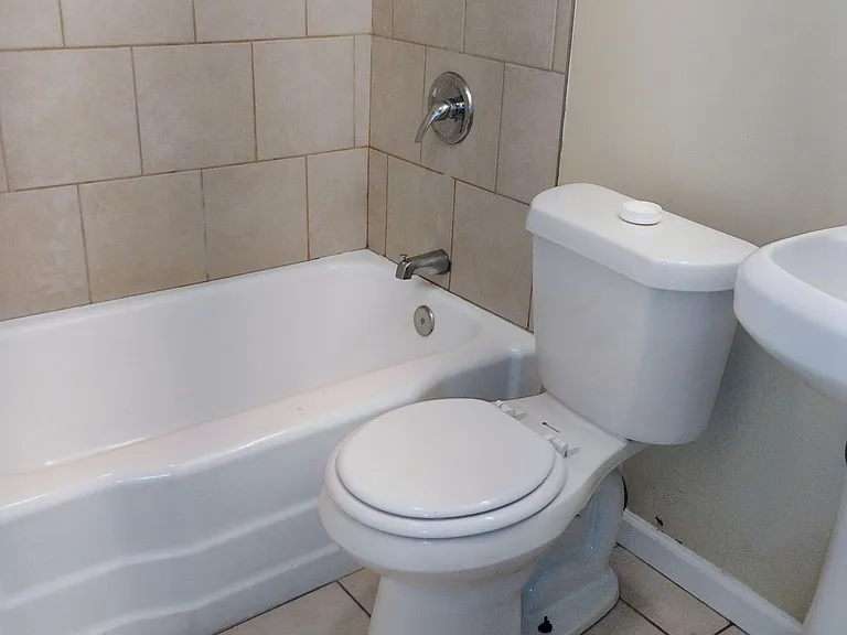 9505 Park Heights Ave #UPSTAIRS — Photo 11