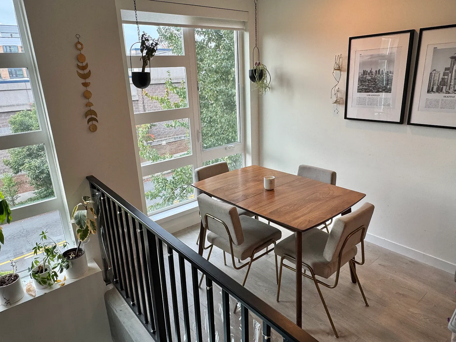 3 bed, 1.5 bath, 1378 sqft, $3,400 — Photo 2
