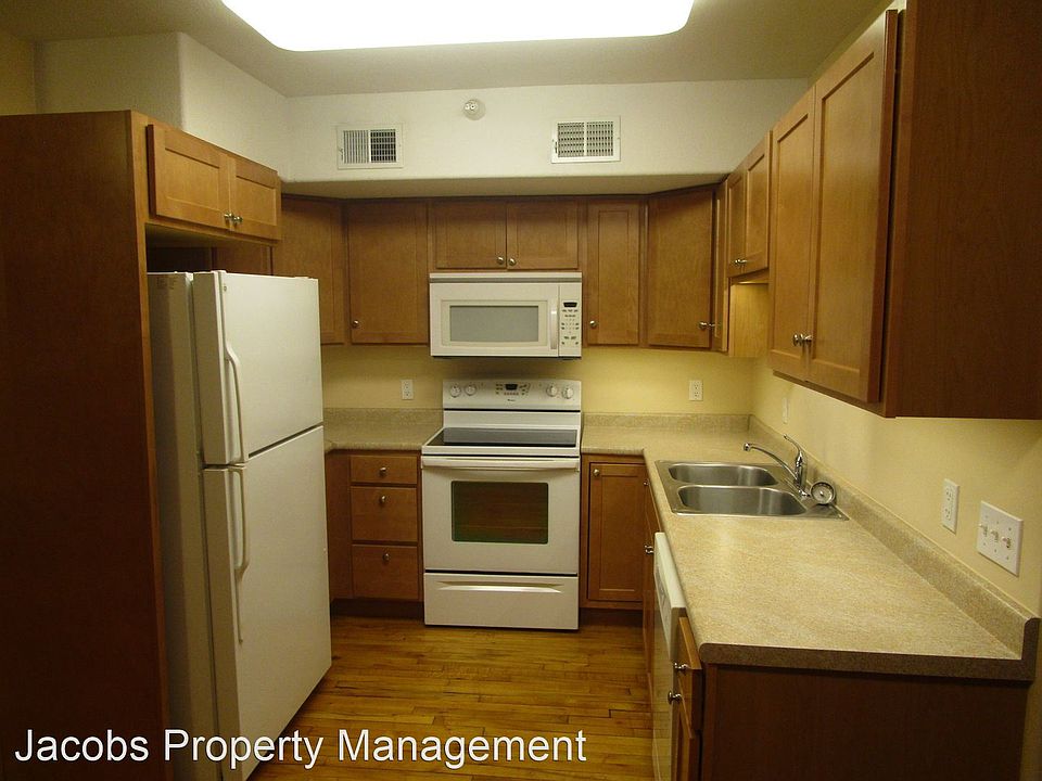 1st image of 810 E Broadway Ste C