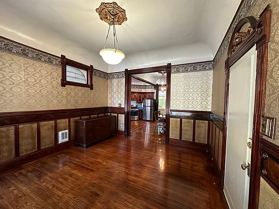 3rd image of 1709 Oak St APT 1