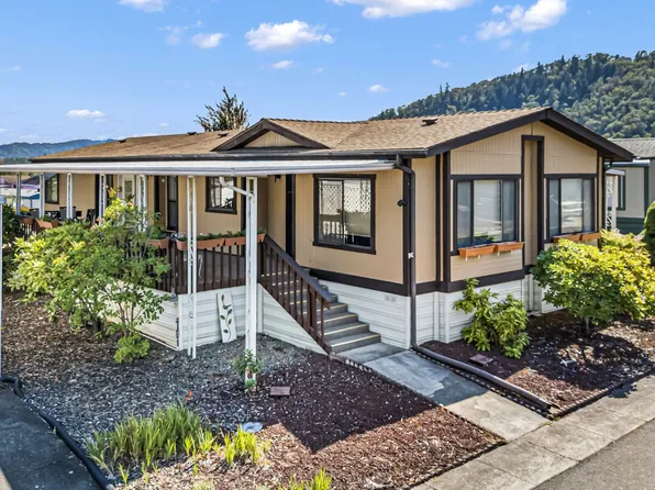 1009 Shadow Ranch Ln, Roseburg, OR 97470