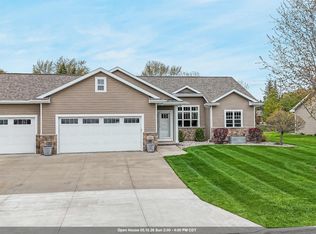 1465 Amendment Dr, Neenah, WI 54956