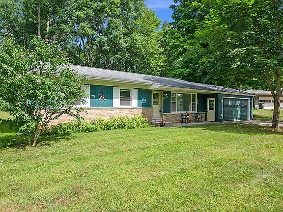 3rd image of 34084 1st St
