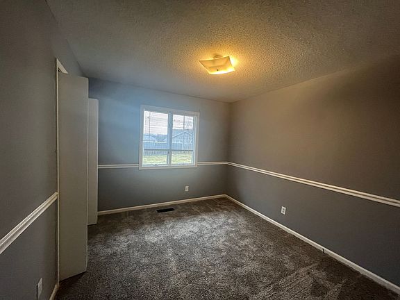 4th image of 100 Birchwood Ct