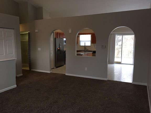 3rd image of 1636 Westmeadow Dr